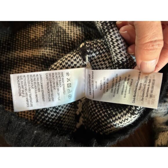 FARM RIO | Pineapple Ikat Knit Crewneck Sweater Black White Size Small - Picture 3 of 4